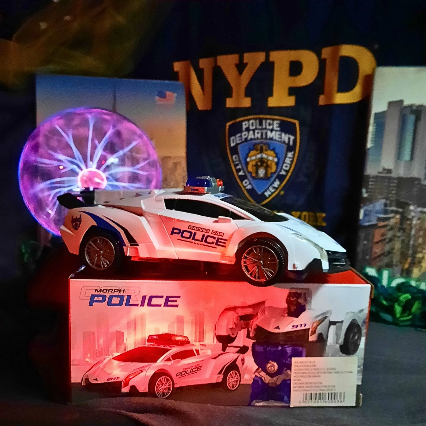 Transformers policijski auto za decu sa LED svetlima – igračka koja se pretvara u robota.