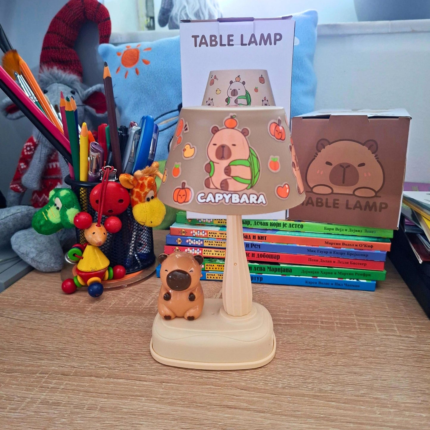 Capybara noćna lampa za decu koja stvara toplu i prijatnu atmosferu u dečijoj sobi